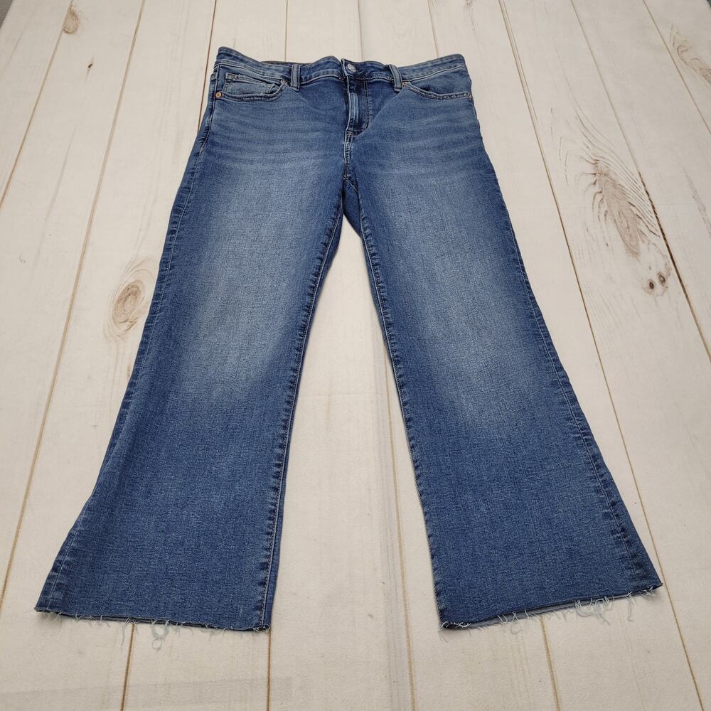 American Eagle high rise kick boot bootcut crop jeans raw hem 8 short